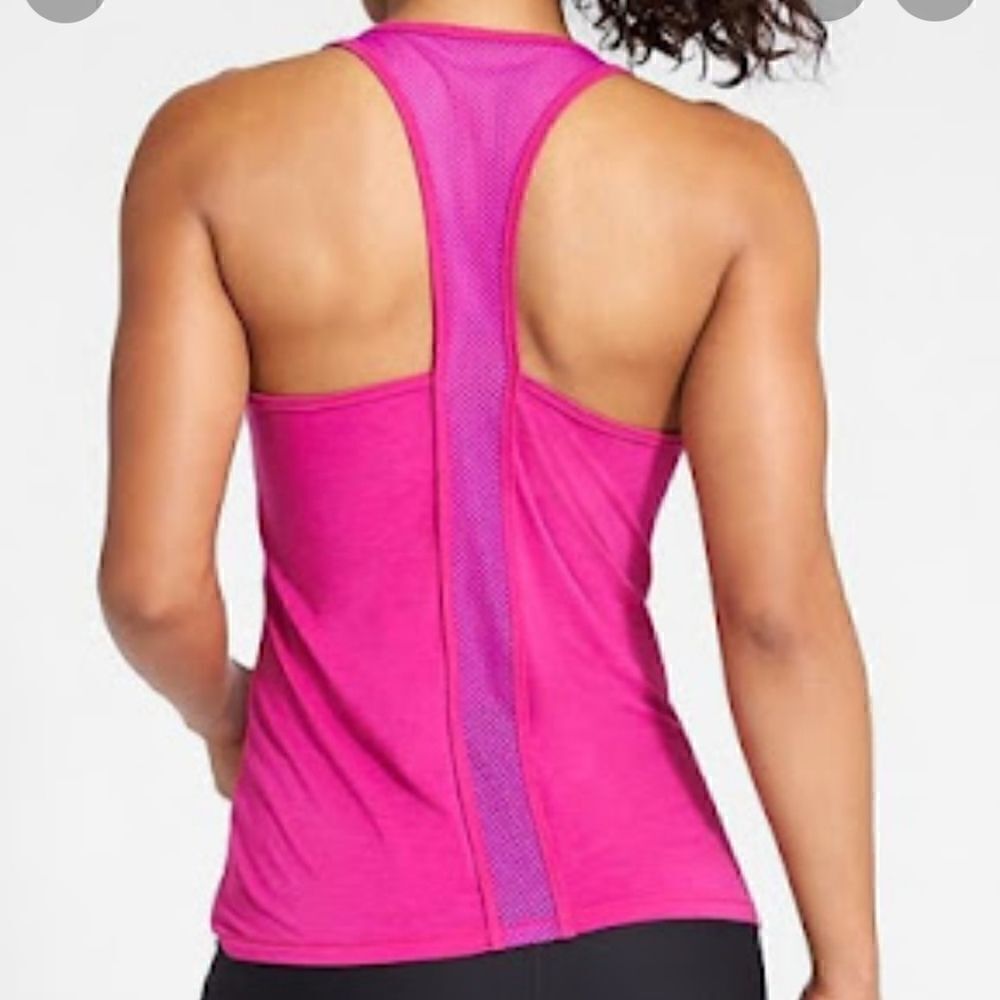 Athleta Airy Essence Racerback Tank Top Magenta size medium